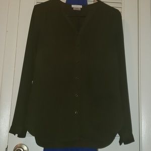 2 Van Heusen button down shirts